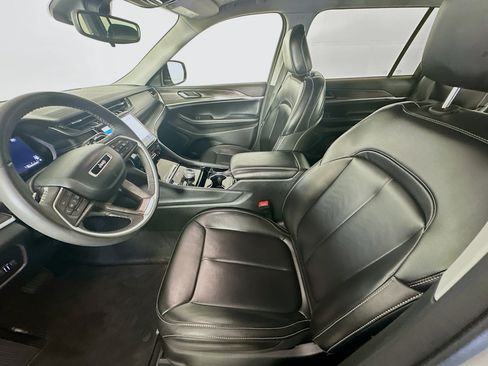 Used 2023 Jeep Grand Cherokee L Limited AWD/4WD image 13