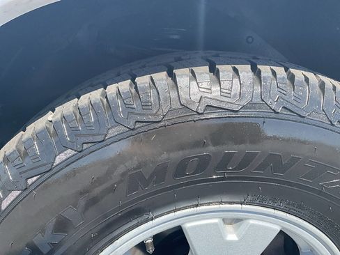 Used 2011 Toyota Tacoma 4x4 Double Cab w/ TRD Off-Road Pkg w/JBL Audio image 31