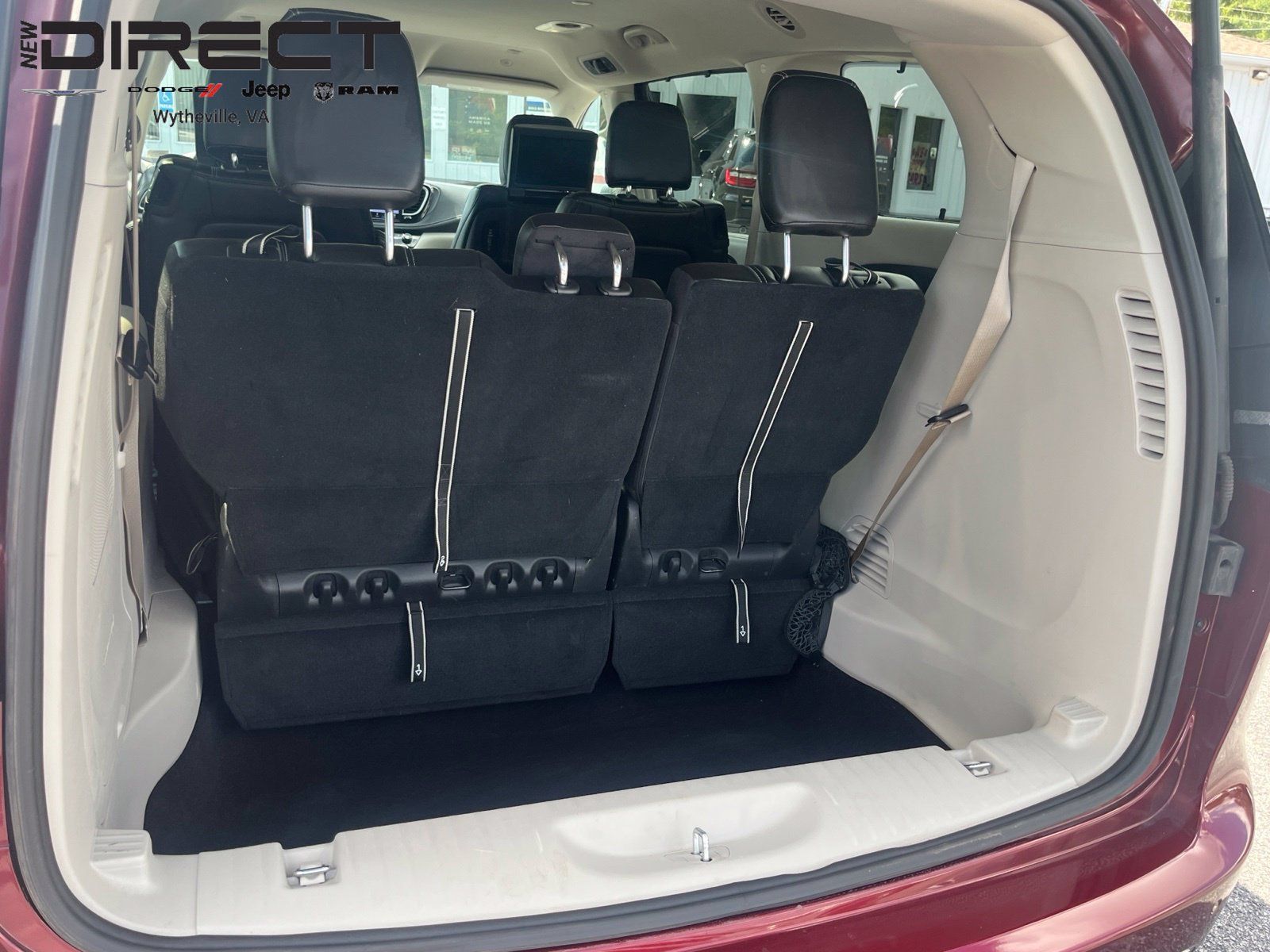 Used 2023 Chrysler Pacifica Touring-L w/ Uconnect Theater Family Group AWD/4WD image 29