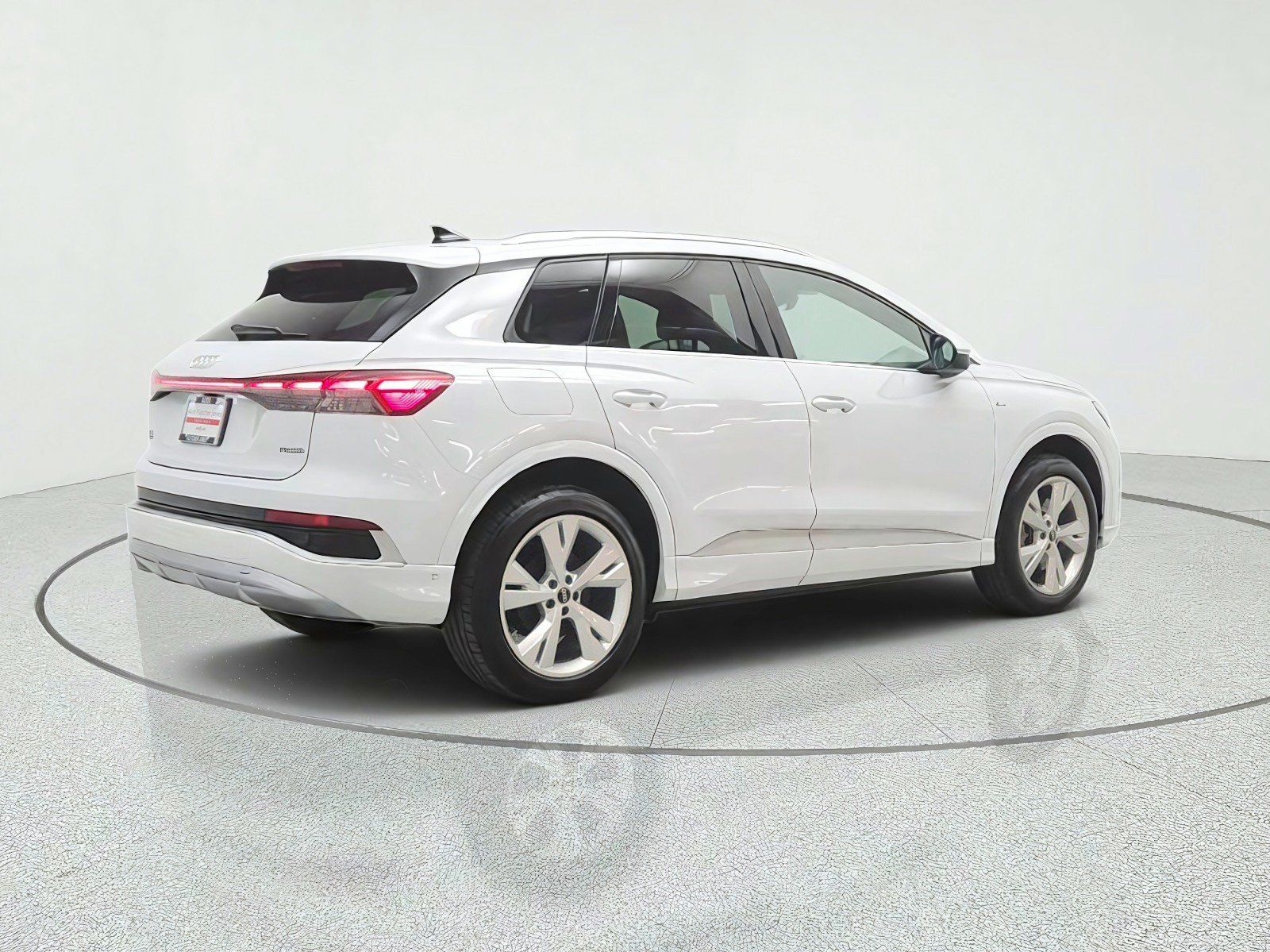 Used 2023 Audi Q4 e-tron Premium Plus w/ Premium Plus AWD/4WD image 5