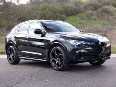 Used 2024 Alfa Romeo Stelvio Veloce image 11