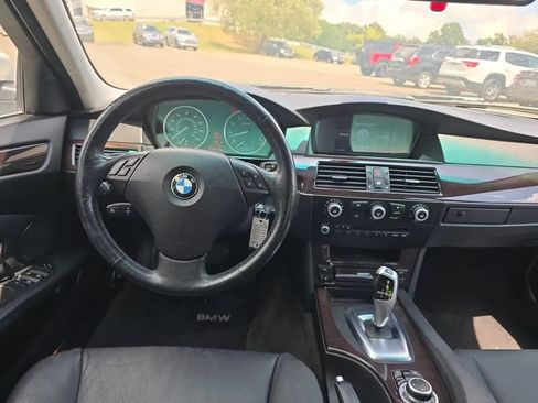 Used 2010 BMW 528i xDrive Sedan AWD/4WD image 14