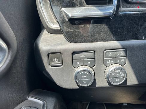 Used 2023 GMC Sierra 1500 Elevation w/ Elevation Premium Package AWD/4WD image 11