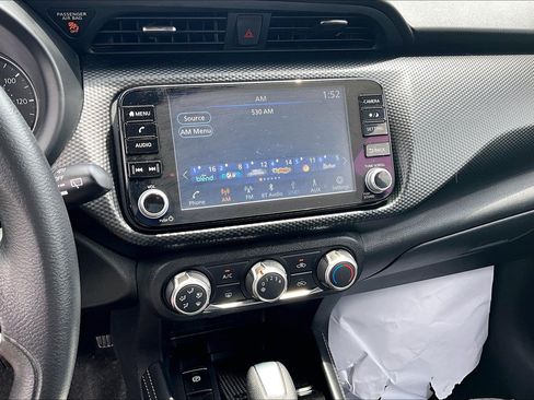 Used 2023 Nissan Kicks SV FWD image 33