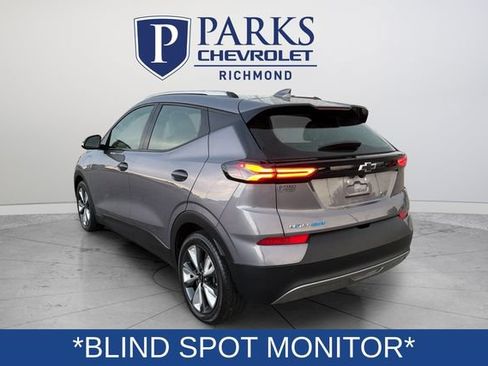 Used 2023 Chevrolet Bolt EUV LT w/ Convenience Package FWD image 5