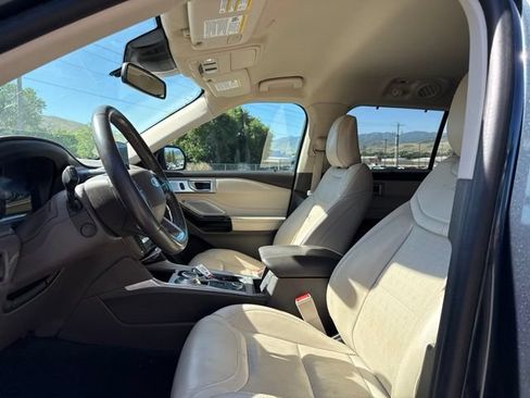 Certified 2023 Ford Explorer Platinum w/ Technology Package AWD/4WD image 19