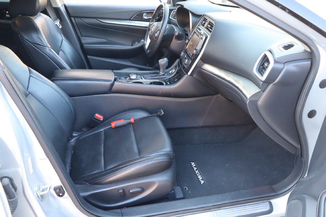 Used 2022 Nissan Maxima SV w/ Floor Mat Group FWD image 16