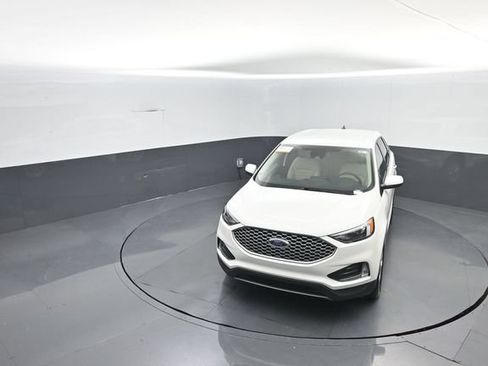 Certified 2024 Ford Edge SEL w/ Convenience Package AWD/4WD image 28