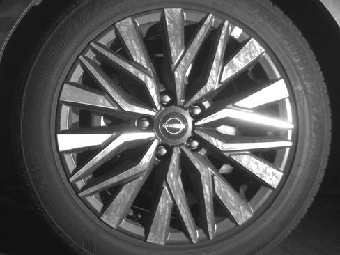 Used 2025 Nissan Altima 2.5 SV FWD image 12