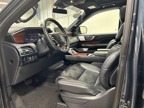 Certified 2024 Lincoln Navigator L Reserve AWD/4WD image 10