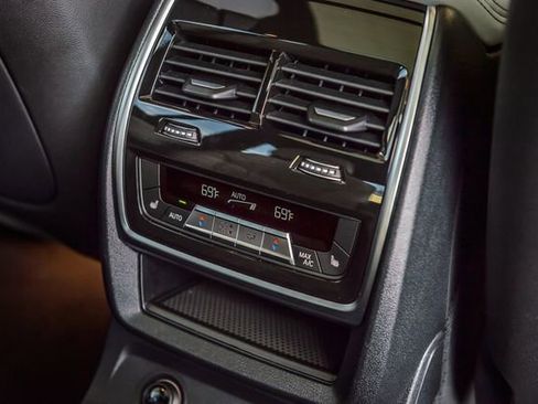 Used 2023 BMW X7 xDrive40i w/ M Sport Package image 49