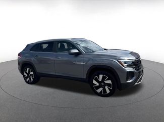 Used 2025 Volkswagen Atlas Cross Sport SE video 2