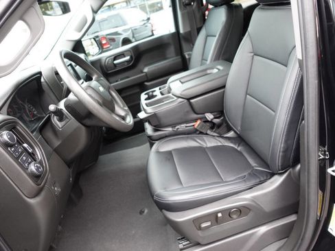 Used 2023 Chevrolet Silverado 1500 Custom image 17