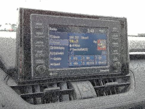 Used 2022 Toyota RAV4 LE image 16