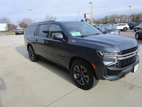 Used 2021 Chevrolet Suburban Z71 w/ Z71 Off-Road Package AWD/4WD image 6