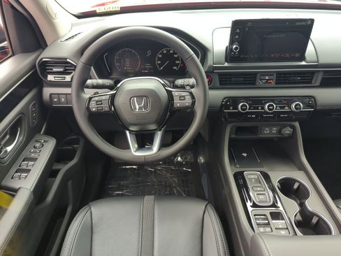 New 2025 Honda Pilot Touring image 28