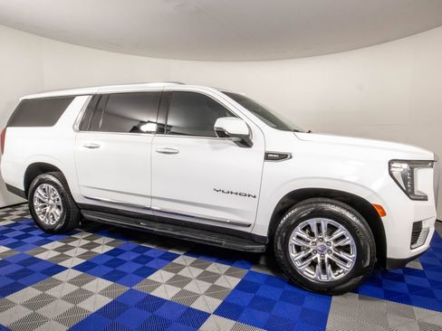 Used 2021 GMC Yukon XL SLT w/ SLT Premium Package RWD image 3