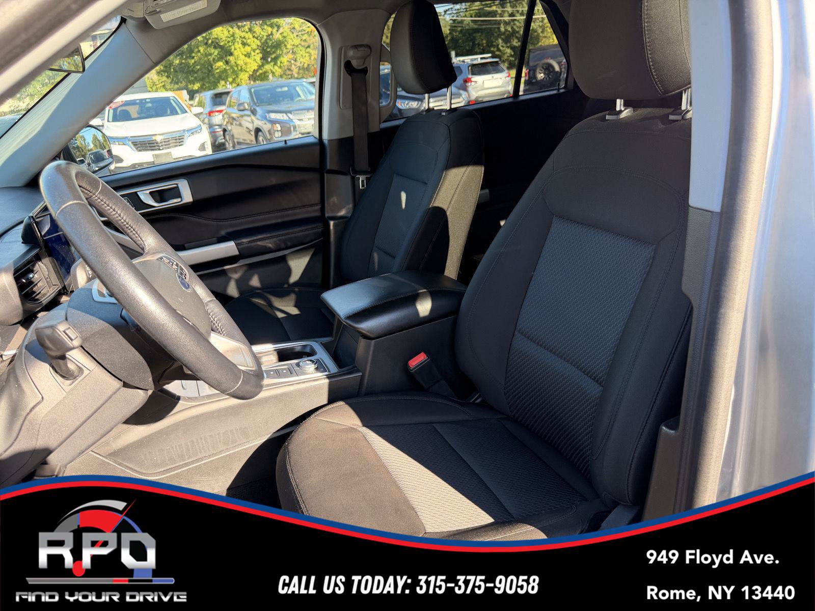 Used 2022 Ford Explorer XLT AWD/4WD image 13