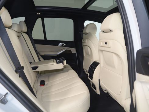 Used 2022 BMW X5 xDrive45e AWD/4WD image 15