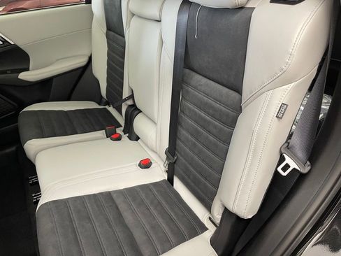 New 2025 Mitsubishi Outlander SE image 22