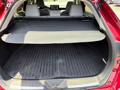 Used 2022 Toyota Venza XLE AWD/4WD image 26