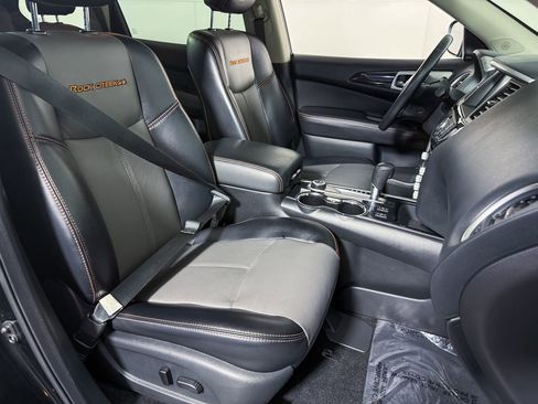 Used 2020 Nissan Pathfinder SL image 15