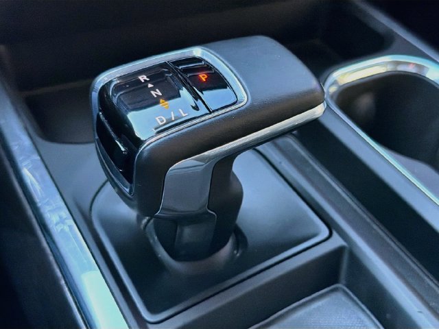 Used 2023 Chevrolet Silverado 1500 LTZ w/ LTZ Convenience Package II AWD/4WD image 26