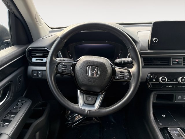 Used 2025 Honda Pilot Elite image 12