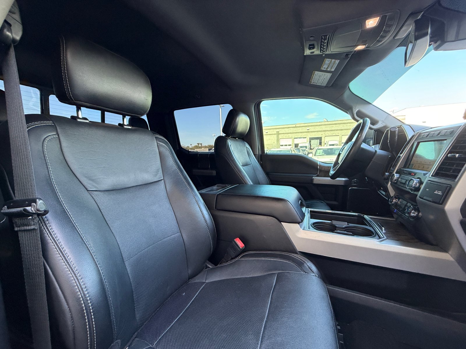 Used 2019 Ford F350 Lariat w/ Lariat Ultimate Package AWD/4WD image 19