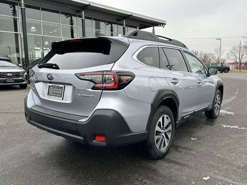 Used 2024 Subaru Outback Premium image 7