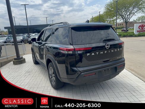 Used 2024 Nissan Pathfinder SV AWD/4WD image 3
