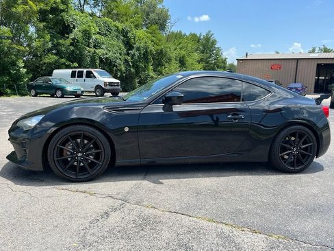 Used 2019 Toyota 86 RWD image 6