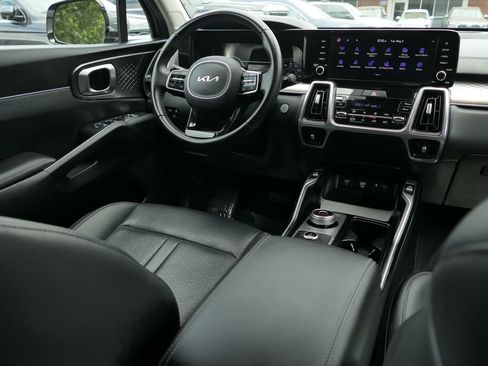 Used 2024 Kia Sorento EX AWD/4WD image 27