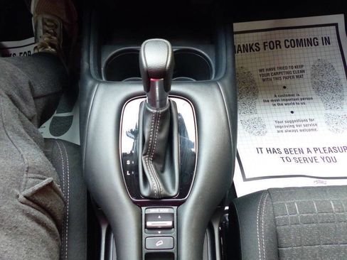 Used 2025 Honda HR-V LX image 31