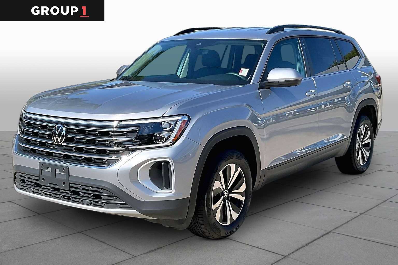 Used 2026 Volkswagen Atlas SE FWD image 1