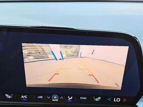 New 2026 Chevrolet Traverse LT AWD/4WD image 19