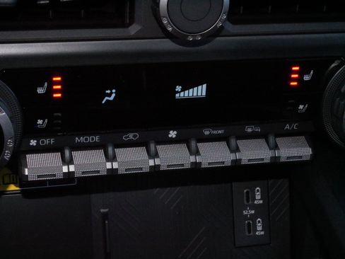 Certified 2025 Toyota 4Runner Limited image 29