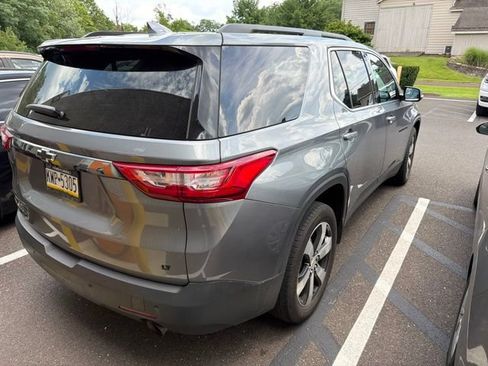 Used 2019 Chevrolet Traverse LT w/ LT Premium Package AWD/4WD image 11