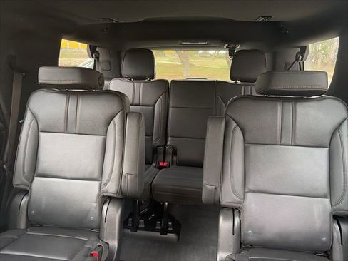 Used 2022 Chevrolet Tahoe RST w/ Luxury Package AWD/4WD image 17