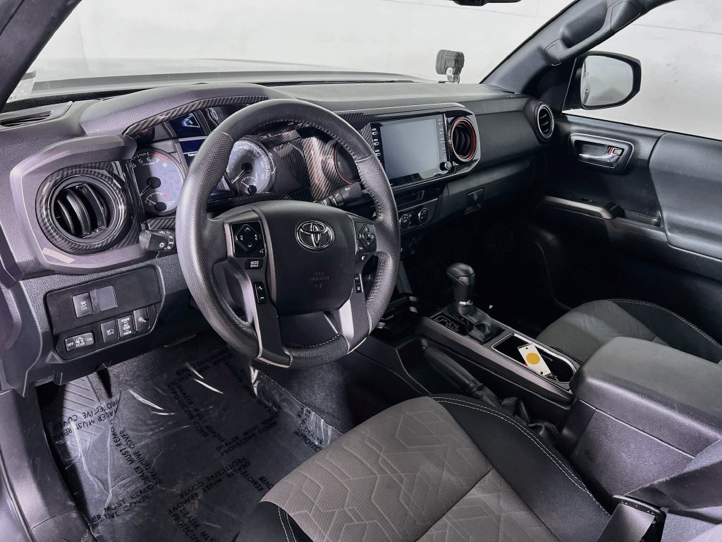 Certified 2022 Toyota Tacoma TRD Off-Road AWD/4WD image 9