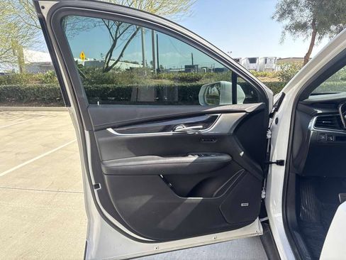 Used 2020 Cadillac XT5 Premium Luxury AWD/4WD image 21
