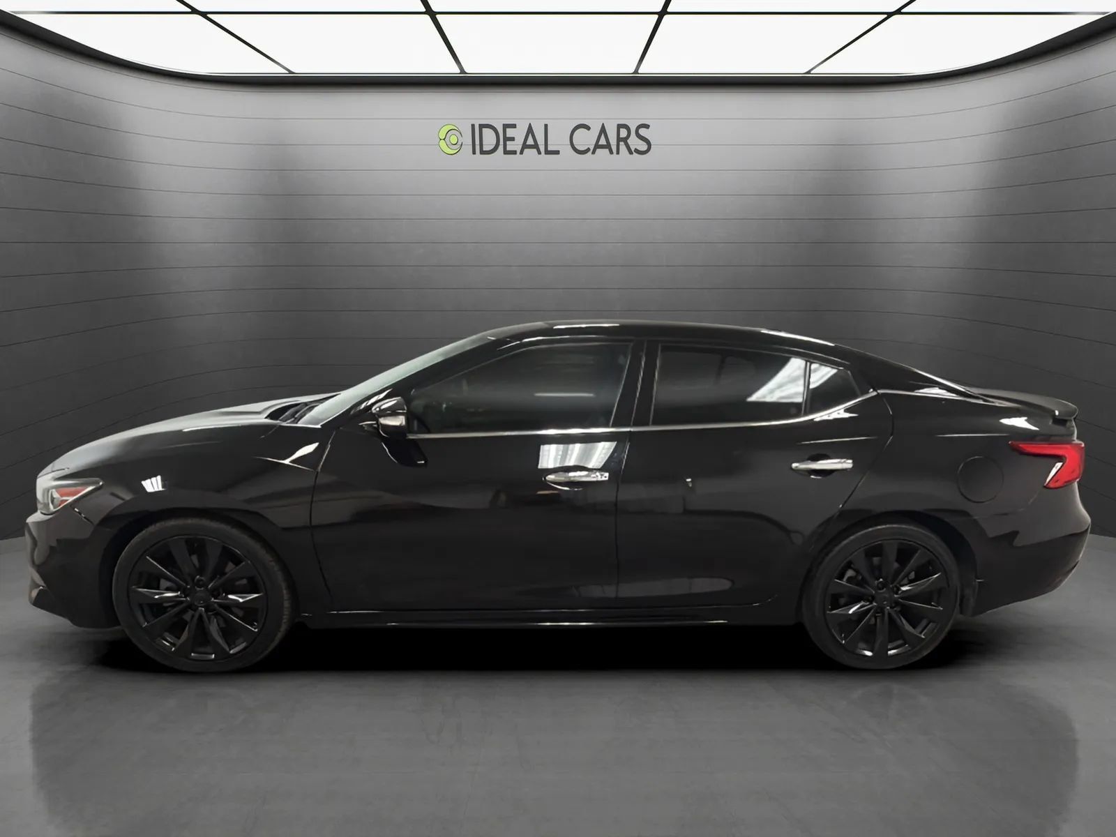 Used 2017 Nissan Maxima SR w/ Midnight Edition FWD image 8