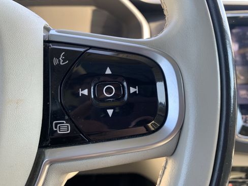 Used 2018 Volvo XC90 T6 Momentum w/ Momentum Plus Package image 20