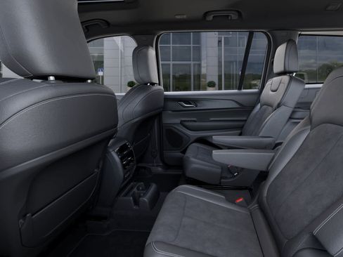 New 2025 Jeep Grand Cherokee L Altitude image 23