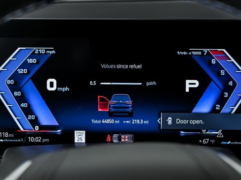 Used 2024 BMW ALPINA XB7 AWD/4WD image 28