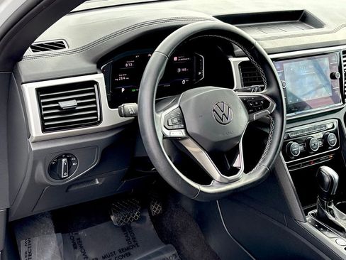 Used 2022 Volkswagen Atlas Cross Sport SE image 10