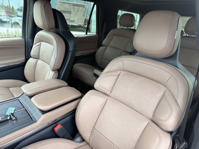 New 2027 Lincoln Navigator Black Label AWD/4WD image 11