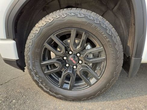 Used 2023 GMC Sierra 1500 Elevation w/ X31 Off-Road Package AWD/4WD image 7