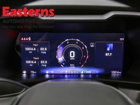 Used 2024 Chevrolet Colorado W/T w/ Technology Package RWD image 18