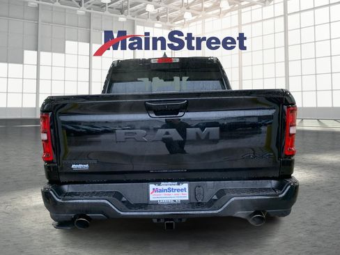 New 2026 RAM 1500 Big Horn AWD/4WD image 4